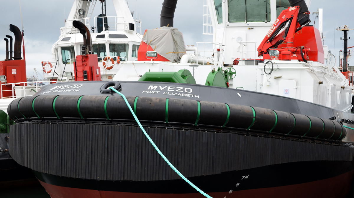 tug-boat-fenders_container-terminals-durban_south-africa_shibatafenderteam_8