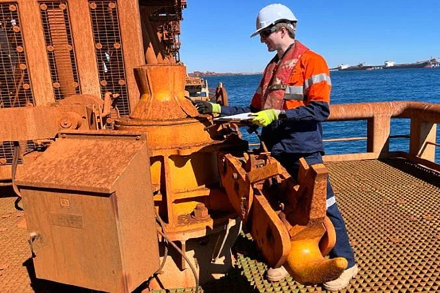 Quick-release-hook-protective-coating-check